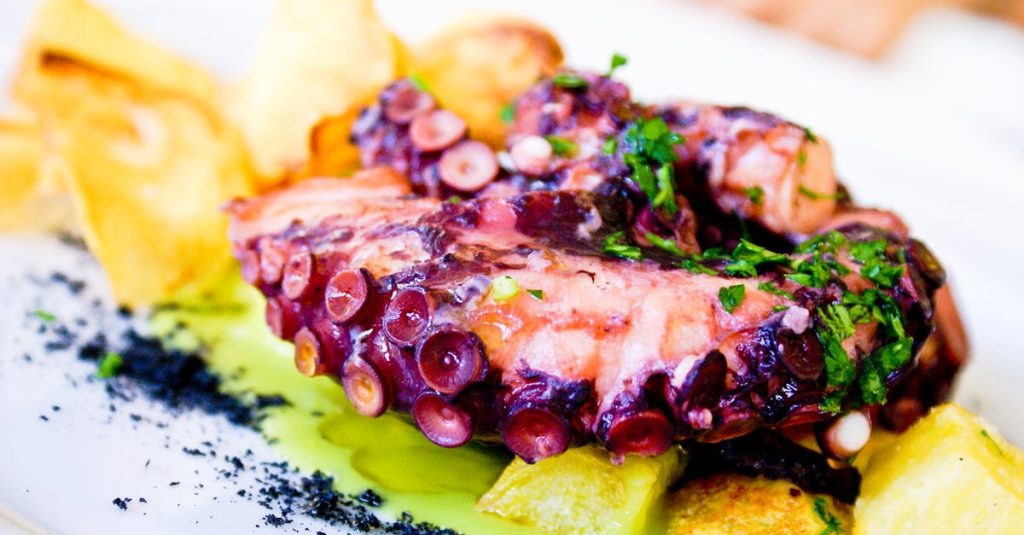 découvrez l'orzo, cette délicieuse pâte en forme de grain de riz qui enrichit vos plats de saveurs italiennes. parfait pour les salades, soupes ou comme accompagnement, l'orzo est un ingrédient polyvalent qui saura séduire les amateurs de cuisine. apprenez-en plus sur ses bienfaits nutritionnels et comment l'intégrer facilement dans vos recettes!