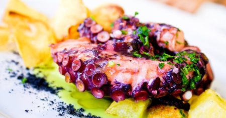 découvrez l'orzo, cette délicieuse pâte en forme de grain de riz qui enrichit vos plats de saveurs italiennes. parfait pour les salades, soupes ou comme accompagnement, l'orzo est un ingrédient polyvalent qui saura séduire les amateurs de cuisine. apprenez-en plus sur ses bienfaits nutritionnels et comment l'intégrer facilement dans vos recettes!