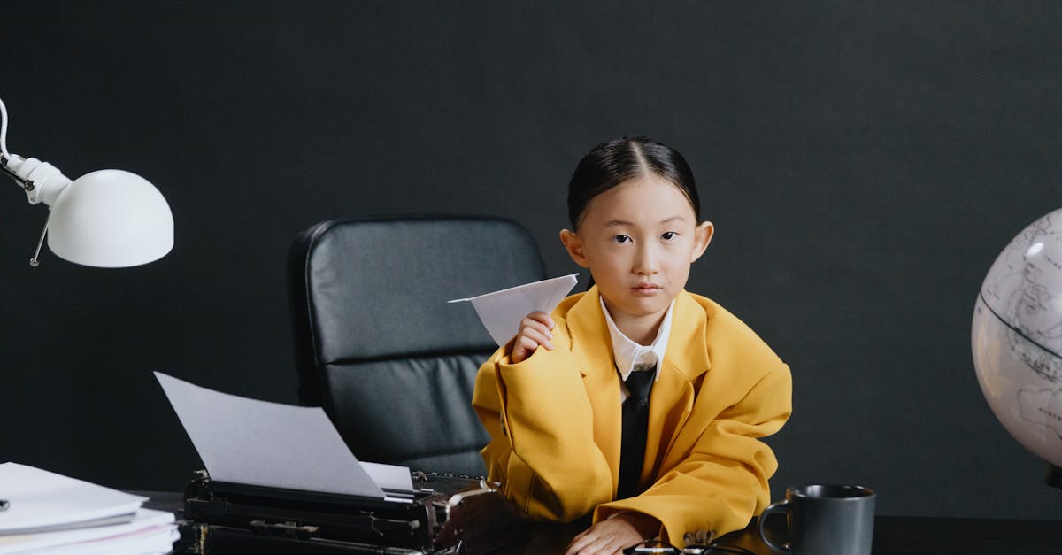 découvrez l'univers fascinant des avions en papier ! apprenez à les plier avec nos instructions simples et réalisez des modèles variés. parfait pour les enfants et les passionnés de bricolage.