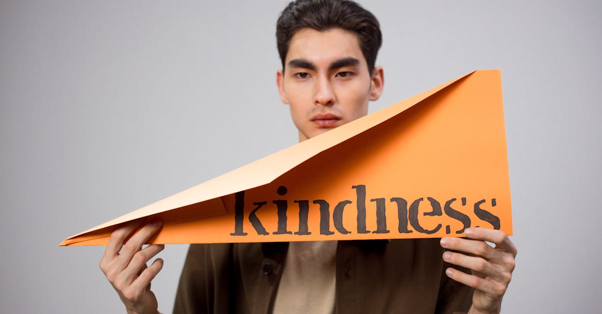 découvrez l'art de plier des avions en papier et plongez dans un monde de créativité et de plaisir. apprenez des techniques simples et des astuces pour réaliser des modèles variés, parfaits pour tous les âges. laissez libre cours à votre imagination et amusez-vous avec des défis de lancer et des idées de décorations.