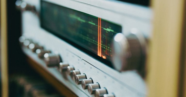 découvrez tout sur le potentiomètre, un dispositif essentiel pour réguler le courant électrique et ajuster la résistance dans vos projets électroniques. apprenez son fonctionnement, ses applications et comment choisir le bon potentiomètre pour vos besoins.