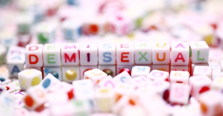 découvrez les différentes orientations sexuelles, leur impact sur l'identité personnelle et l'importance de l'acceptation dans notre société. explorez l'histoire, les défis et la diversité des expériences vécues par les individus de toutes orientations.