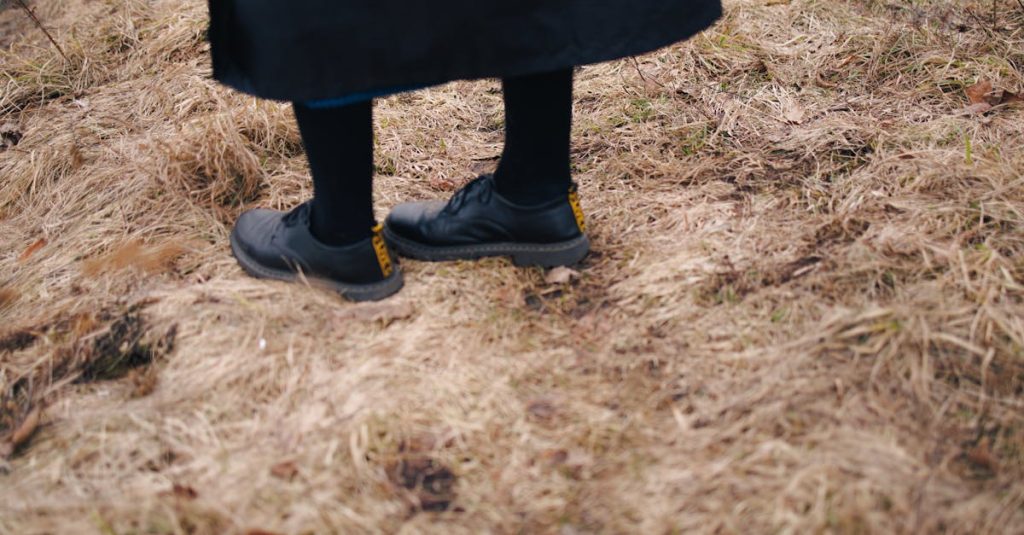 découvrez les meilleures techniques et astuces pour sécher vos chaussures rapidement et efficacement. que ce soit en hiver ou après une pluie, apprenez à prolonger la durée de vie de vos souliers tout en prévenant les mauvaises odeurs.