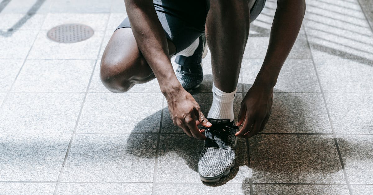 découvrez l'art de la laçage de chaussures avec nos astuces et techniques pour rendre vos lacets non seulement fonctionnels, mais aussi stylés. transformez votre look et améliorez le confort de vos chaussures grâce à des méthodes innovantes et créatives.