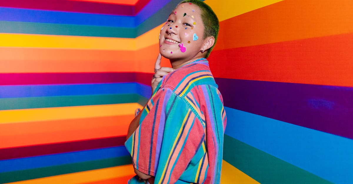 découvrez nos idées de coiffures chignon pour cheveux courts, parfaites pour mettre en valeur votre style avec élégance. trouvez l'inspiration pour un look chic et moderne, que ce soit pour une occasion spéciale ou un événement quotidien.