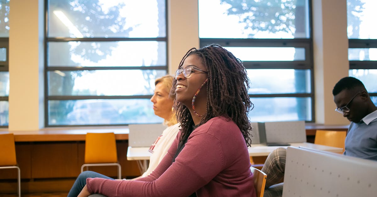 découvrez les tendances de la tresse latérale : une coiffure élégante et facile à réaliser, parfaite pour toutes les occasions. suivez notre guide pour maîtriser cette technique et ajouter une touche de style à votre look.
