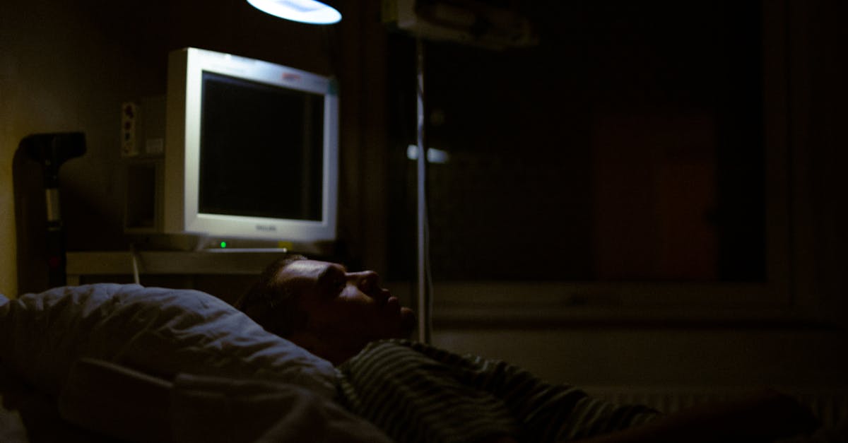 découvrez comment simuler une maladie de manière réaliste, que ce soit pour des raisons théâtrales ou pour des jeux de rôle. apprenez les techniques et astuces pour rendre votre simulation convaincante tout en respectant l'éthique.