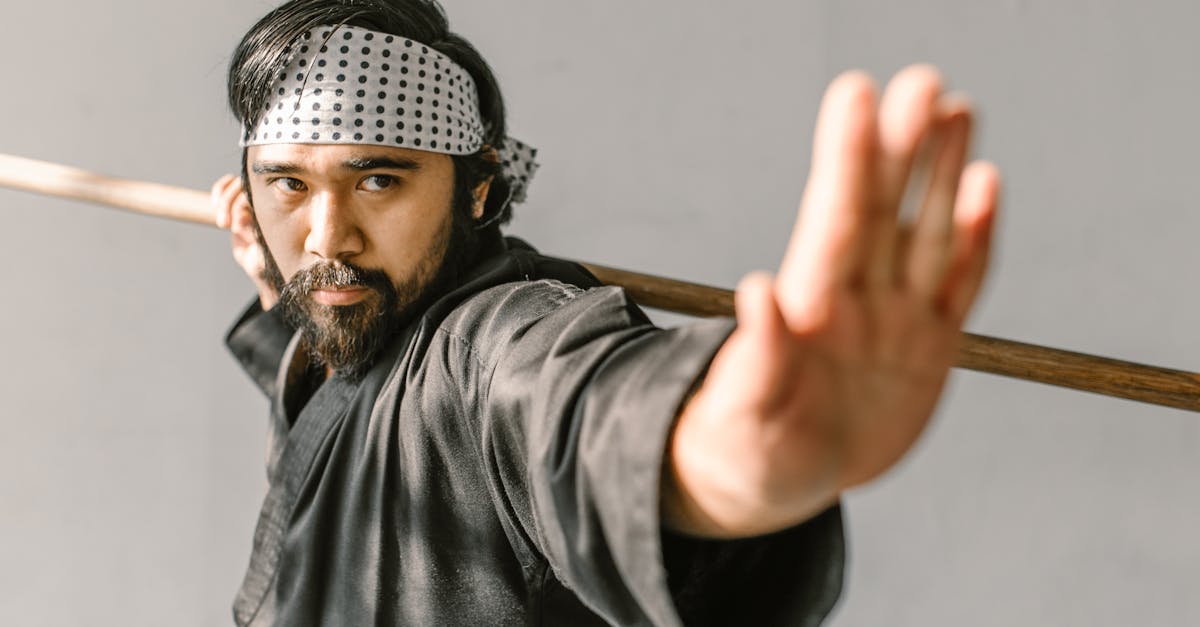 découvrez le jeu de cartes skip-bo, un divertissement captivant pour toute la famille ! apprenez à combiner stratégie et chance pour être le premier à se débarrasser de toutes vos cartes. parfait pour des heures de plaisir entre amis ou en famille.