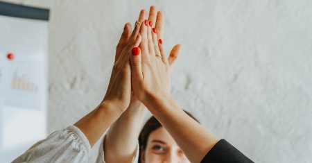 Dialoguer avec les esprits : Guide pratique pour communiquer avec l’au-delà découvrez l'art de la communication avec les esprits et explorez les mystères de l'au-delà. plongez dans une expérience unique où intuition et spiritualité se rencontrent.