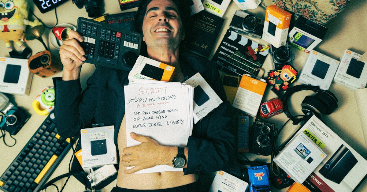 plongez dans l'univers coloré de spongebob squarepants ! suivez les aventures hilarantes de ce sympathique héros sous-marin et de ses amis à bikini bottom. idéal pour les fans d'animation et d'humour, découvrez les leçons de vie et les moments cocasses qui font de spongebob une série emblématique.