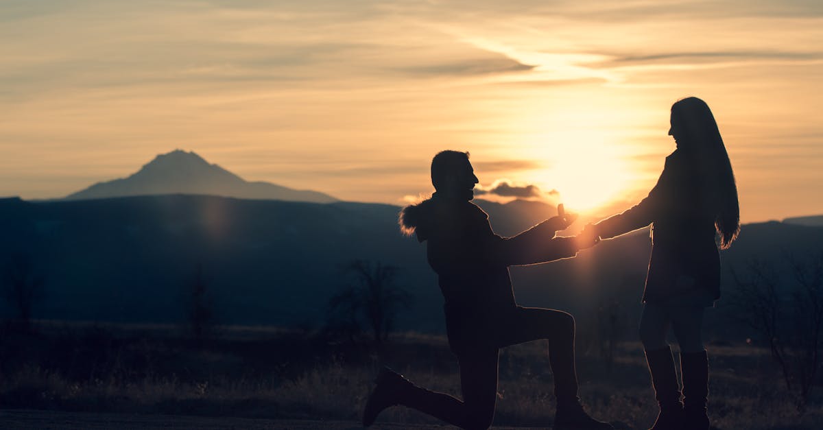découvrez l'univers envoûtant de la valse, une danse élégante et rythmée qui évoque la romance et la grâce. explorez son histoire, ses styles variés et son impact sur la culture dans notre article dédié.