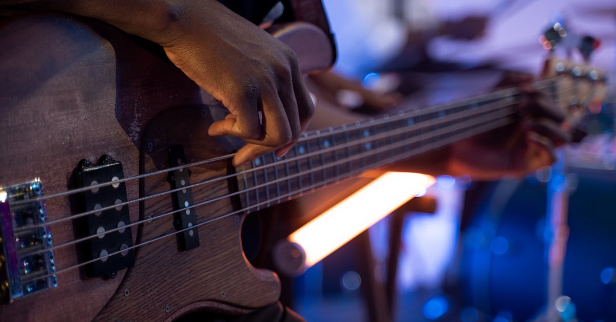 découvrez les techniques de cintrage du bois pour donner vie à vos projets créatifs. apprenez les méthodes traditionnelles et modernes pour plier le bois avec précision et élégance, tout en explorant les outils et astuces nécessaires pour réussir vos créations en bois.