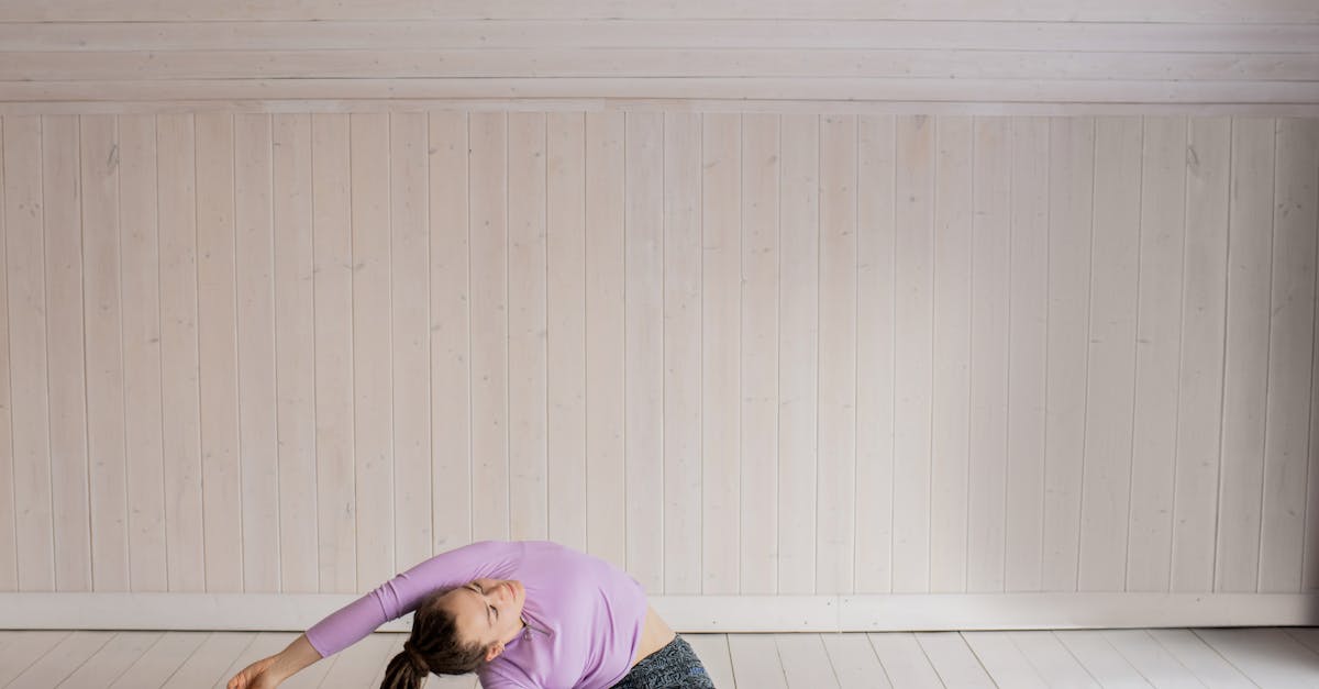 découvrez les techniques de cintrage du bois, un processus fascinant qui transforme le bois brut en formes élégantes et fonctionnelles. apprenez les méthodes traditionnelles et modernes pour plier le bois avec précision, idéal pour vos projets de menuiserie et d'artisanat.