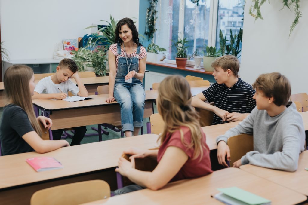 Illustration pour Le contrôle du respect de l'obligation scolaire : rôle des maires et des services académiques
