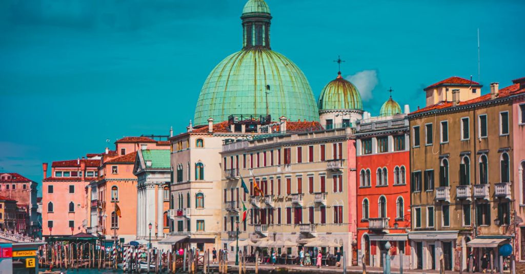 découvrez les offres d'abonnement canal plus : profitez de films, séries, sport et documentaires en exclusivité sur tous vos écrans. choisissez la formule qui vous convient !