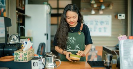 contactez facilement le service client cetelem pour toutes vos questions sur vos crédits, comptes ou solutions de financement. assistance rapide, conseils personnalisés et support disponible par téléphone ou en ligne.