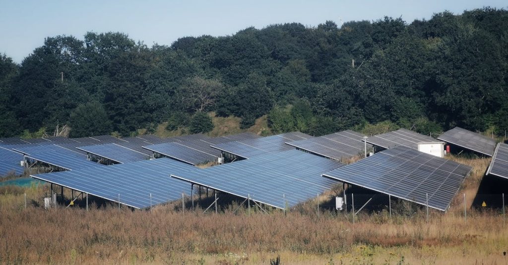 découvrez les solutions solaires d'edf : installation de panneaux photovoltaïques, économies d'énergie, autoconsommation et accompagnement personnalisé pour particuliers et entreprises.