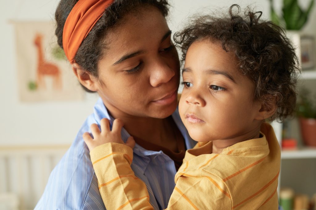 Illustration pour Définition officielle de l'enfant à charge selon la CAF