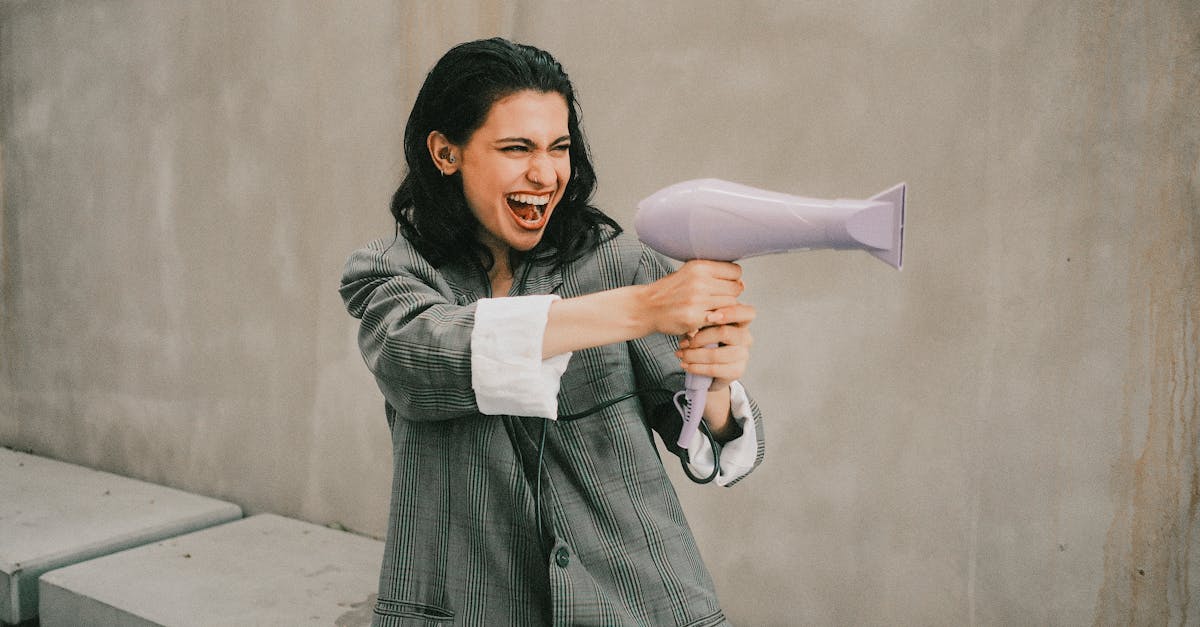 découvrez tout ce qu'il faut savoir sur le chèque énergie : conditions d'éligibilité, montant, démarches pour obtenir ce soutien financier et conseils pour économiser sur vos factures d'énergie.