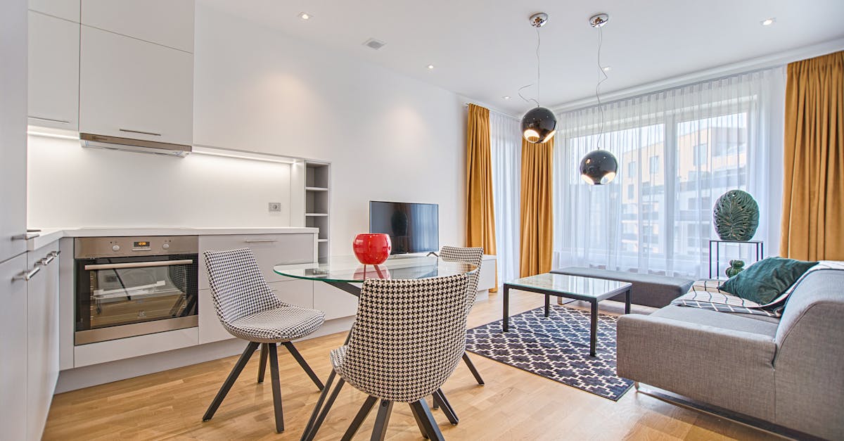 découvrez tout sur freebox tv : chaînes incluses, options, services, guide d’utilisation et astuces pour profiter pleinement de la télévision avec votre freebox. comparez les offres et trouvez l’abonnement adapté à vos besoins.