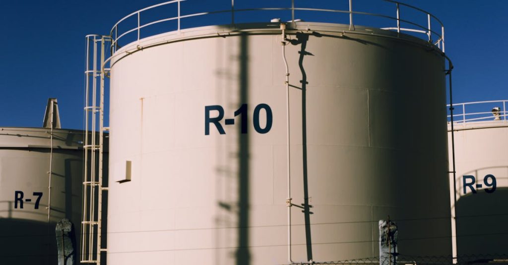 découvrez tout ce qu'il faut savoir sur le prix des bouteilles de gaz : facteurs influents, conseils pour économiser et comparatif des tarifs en 2024.