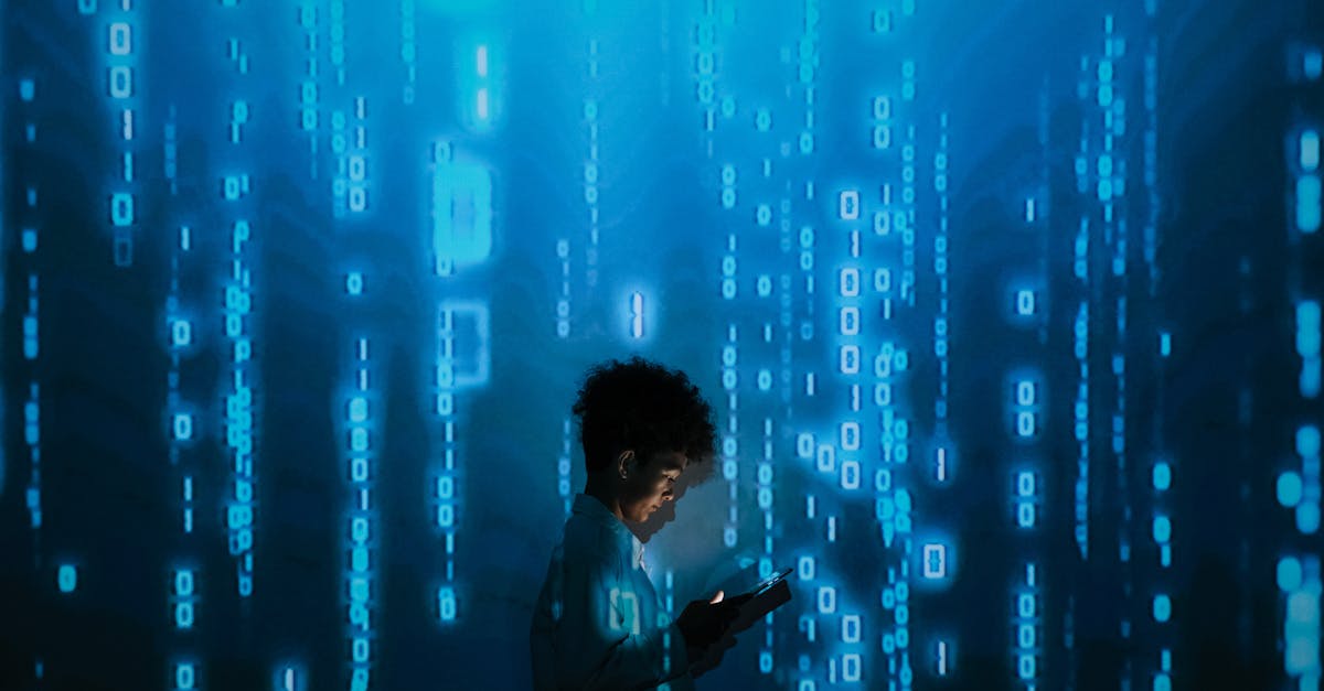 comparez les différences et similitudes entre internet et le mobile. découvrez quel support est le plus adapté à vos besoins pour la navigation, la communication et l'utilisation quotidienne.