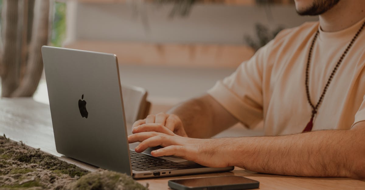 découvrez nos forfaits mobiles adaptés à vos besoins : appels, sms et internet à petit prix. comparez et choisissez le meilleur plan mobile pour rester connecté partout en france.