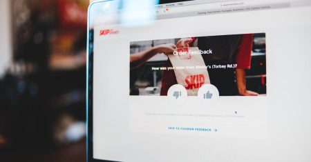 découvrez comment recueillir, analyser et exploiter le feedback utilisateur afin d'améliorer l’expérience client et optimiser vos produits ou services en continu.