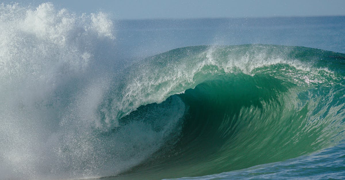 découvrez tout sur le coût de l'eau : facteurs influençant le prix, comparatifs internationaux et astuces pour réduire votre facture d'eau au quotidien.