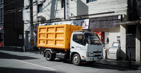 découvrez tout ce qu'il faut savoir sur les prix de l'électricité : tendances actuelles, facteurs influençant les tarifs, et conseils pour réduire votre facture énergétique.