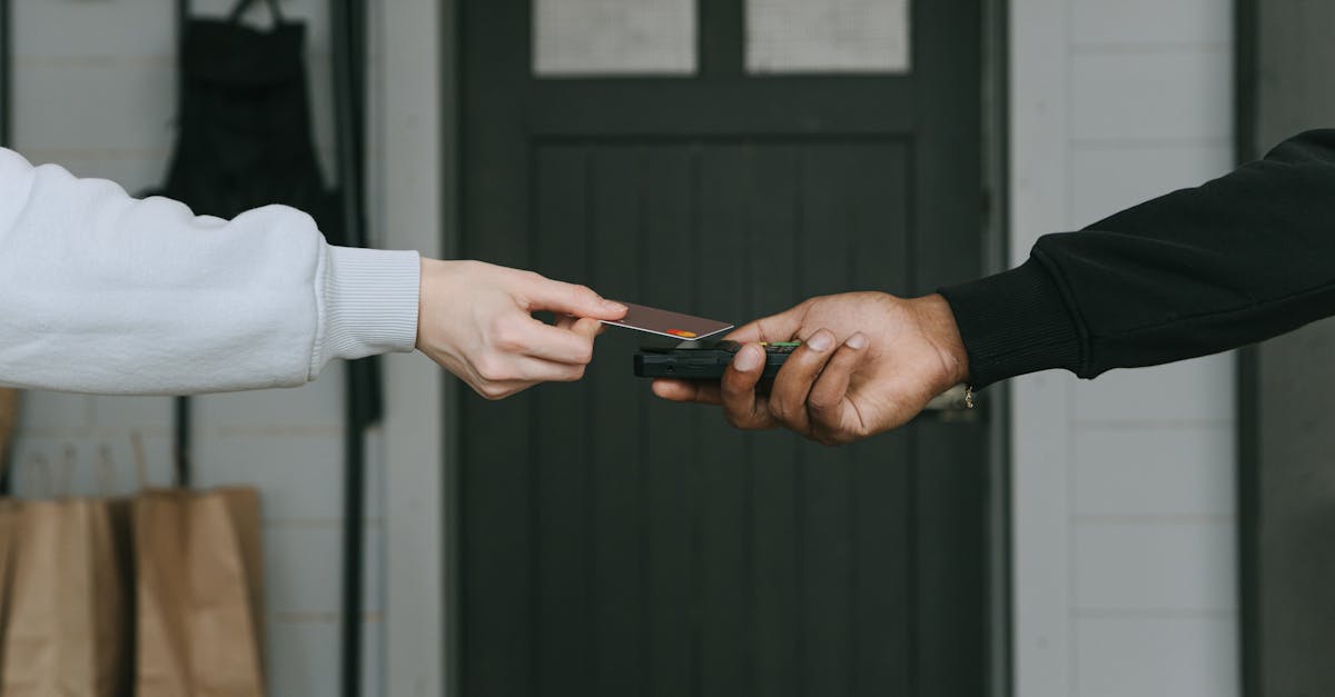 découvrez ce qu'est un frais d'intervention : définition, utilité, cas d'application et conseils pour éviter ces frais bancaires souvent appliqués en cas d'incident de paiement.