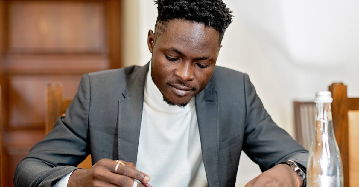 découvrez tout ce qu'il faut savoir sur les frais de notaire : calcul, exemples, conseils pour les réduire et informations essentielles pour réussir votre transaction immobilière en france.