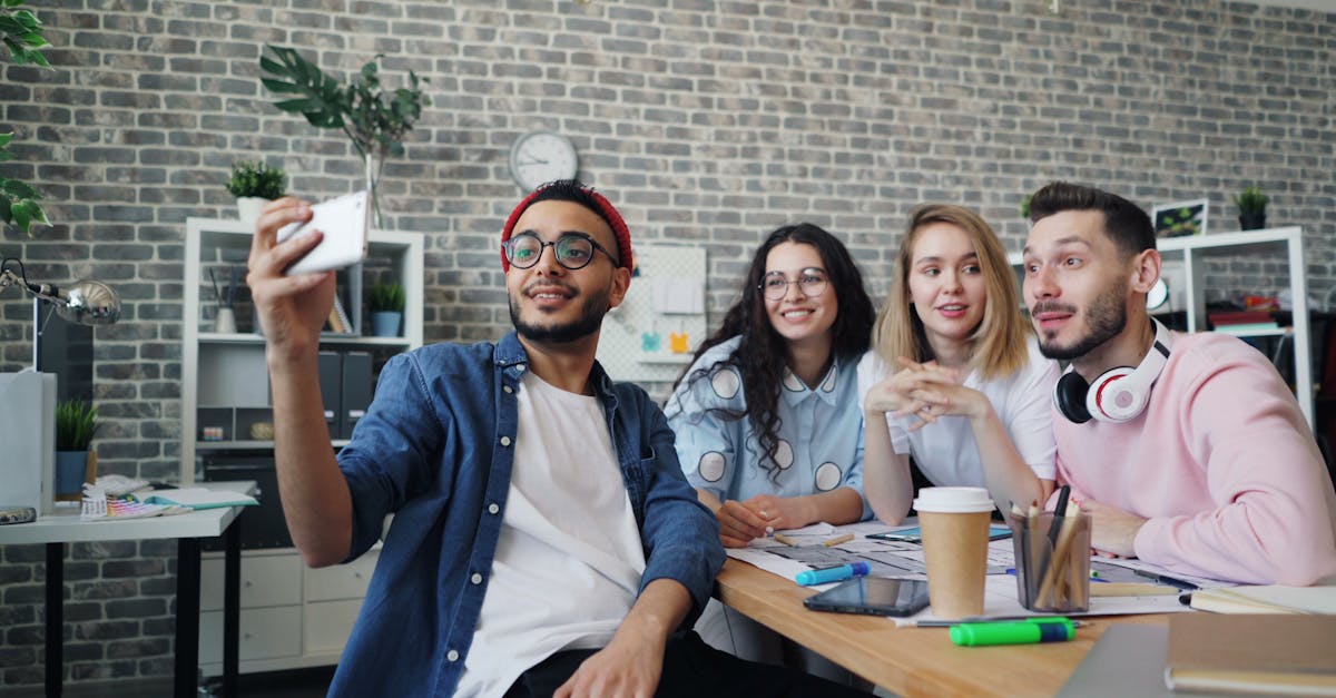 découvrez nos meilleurs conseils pour réussir vos appels vidéo : astuces pour une bonne connexion, image claire et communication efficace lors de vos visioconférences.