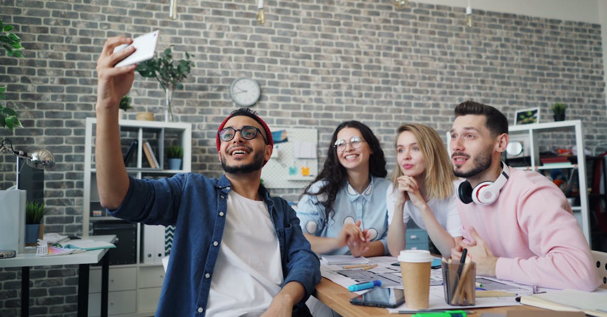 découvrez nos meilleurs conseils pour réussir vos appels vidéo : astuces pour une communication efficace, améliorer la qualité sonore et visuelle, et bien préparer vos réunions en ligne.