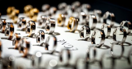 découvrez notre sélection de cadeaux de mariage : des idées originales et personnalisées pour faire plaisir aux mariés et célébrer leur union de façon inoubliable.