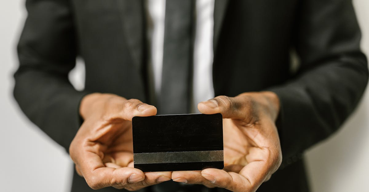 découvrez les meilleures cartes bancaires pour mineurs : solutions sécurisées, adaptées aux jeunes, pour apprendre à gérer leur argent en toute simplicité.