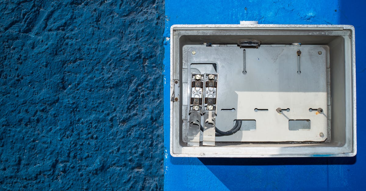 découvrez le fonctionnement et l'importance du circuit breaker, un dispositif essentiel pour protéger vos installations électriques contre les surcharges et les courts-circuits.