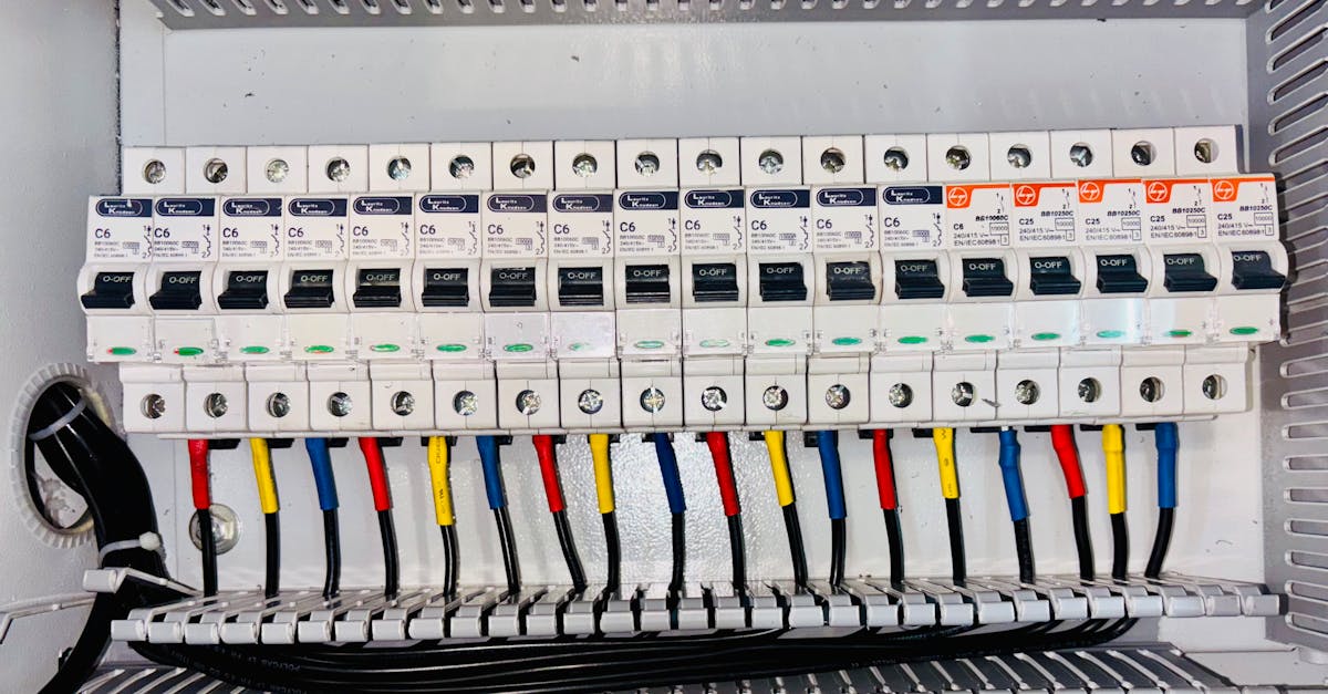 découvrez le fonctionnement et l'importance d'un circuit breaker, un dispositif essentiel pour protéger vos installations électriques contre les surcharges et les courts-circuits. comprenez comment il garantit la sécurité de votre domicile ou entreprise.