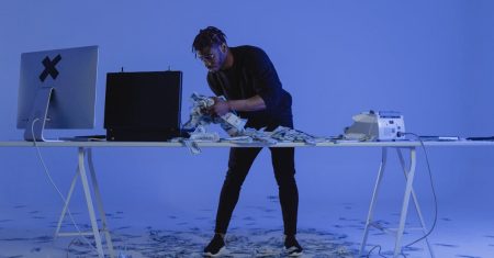 découvrez ce qu'est une cyberattaque, comment elle fonctionne et quelles sont les meilleures pratiques pour protéger vos données personnelles et votre entreprise contre les menaces informatiques.