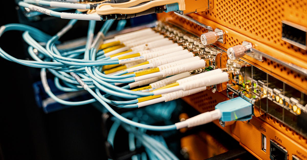découvrez comment fonctionne l'installation de la fibre optique, les étapes clés du processus et les avantages d'une connexion internet ultra-rapide à la maison ou au bureau.