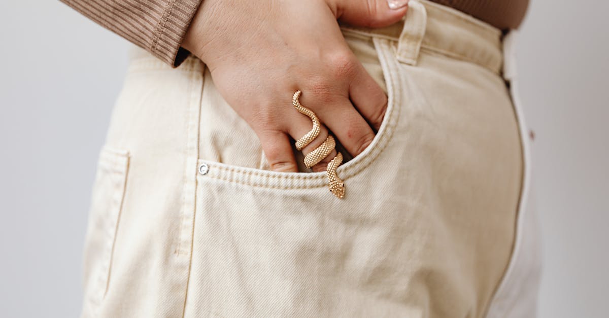 découvrez le sens du terme 'fine', ses différentes définitions et utilisations en français, ainsi que des exemples pour mieux le comprendre.