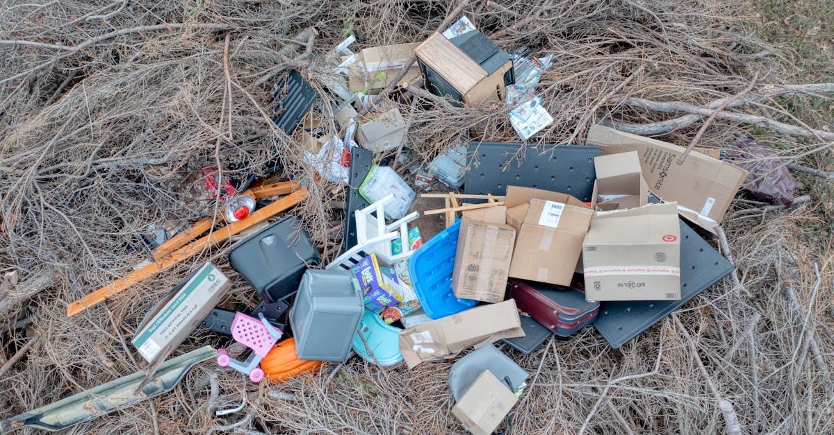 découvrez les impacts de la surconsommation sur l'environnement et la société, et explorez des solutions pour adopter un mode de vie plus durable.