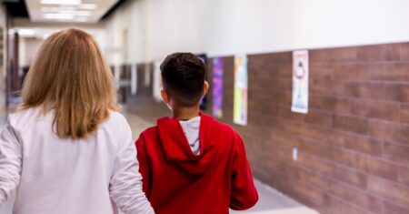 assurance étudiante adaptée pour couvrir vos besoins santé, protection et tranquillité d'esprit tout au long de vos études.