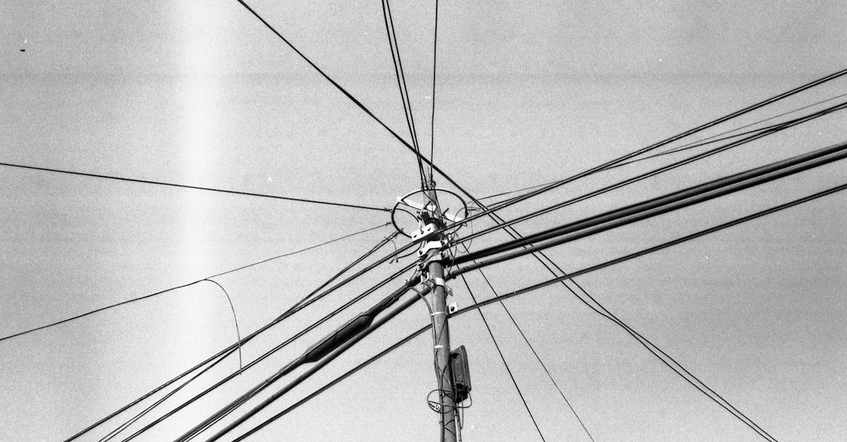 découvrez ce que signifient les prix négatifs de l'électricité, leurs causes, et leur impact sur le marché de l'énergie et les consommateurs.