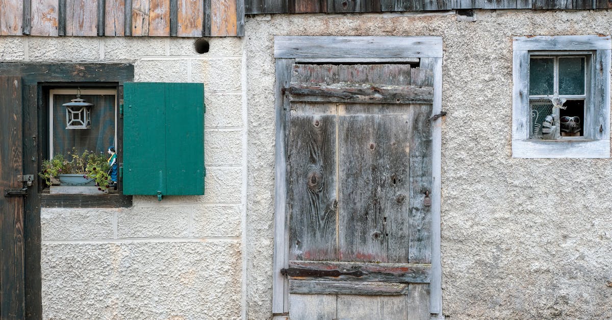 brosse de porte anti-courant d'air pour isolation efficace, réduction du bruit et économies d'énergie.