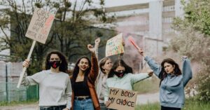 découvrez comment faire le meilleur choix énergétique pour votre foyer ou entreprise, en optimisant coûts et impact environnemental avec nos conseils spécialisés.