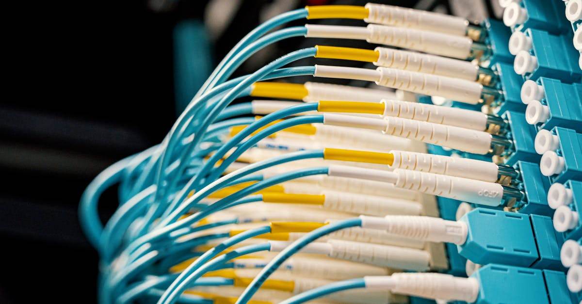 découvrez l'internet à très haute vitesse avec la fibre optique : connexion rapide, stable et performante pour tous vos besoins numériques.