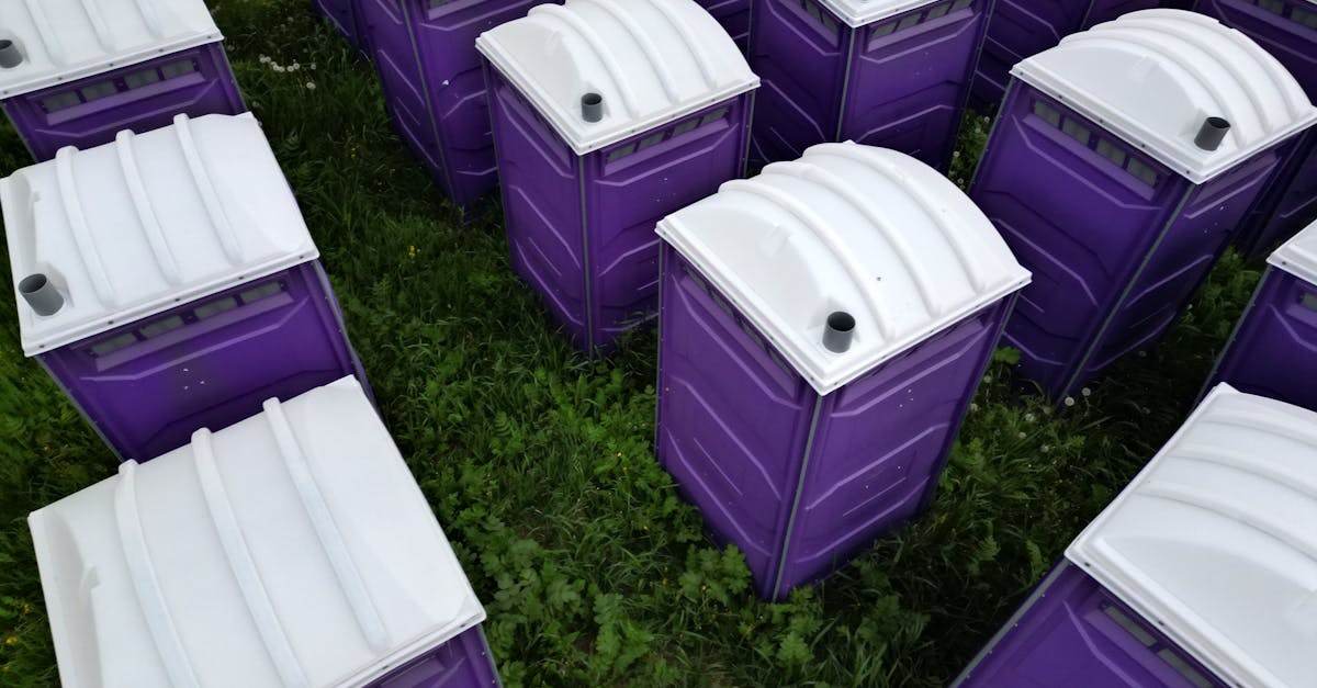 découvrez comment identifier et réparer une fuite lente dans vos toilettes pour éviter le gaspillage d'eau et réduire vos factures.