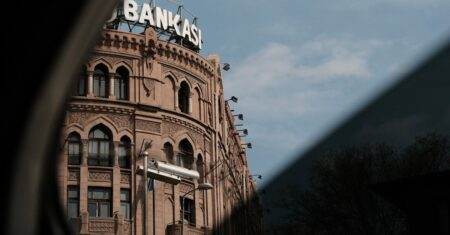 BforBank : découvrez ses offres, tarifs, avis et moyens de contact découvrez bforbank, la banque en ligne innovante offrant des services financiers complets, adaptés à vos besoins, avec des tarifs compétitifs et une gestion simplifiée de vos comptes.