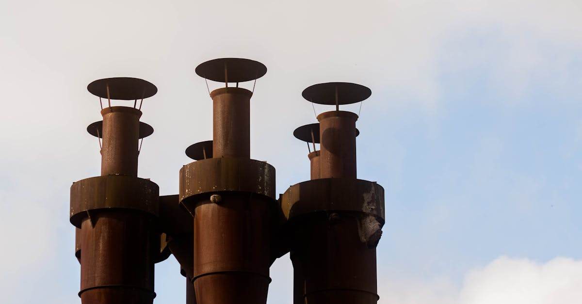 découvrez les causes courantes du bruit de chaudière et des solutions efficaces pour un chauffage silencieux et confortable.